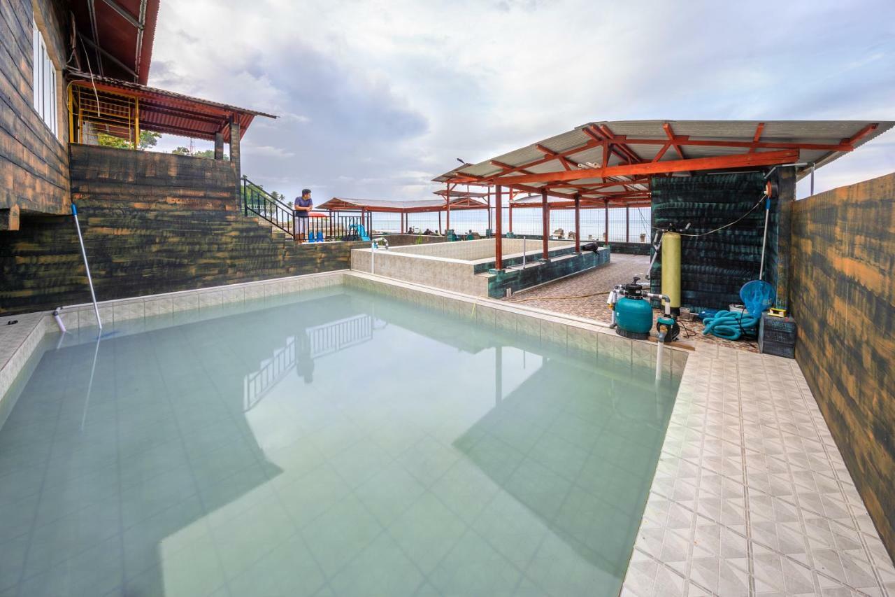 Mega Nasional Seaview Hotel Gunungsitoli Bagian luar foto