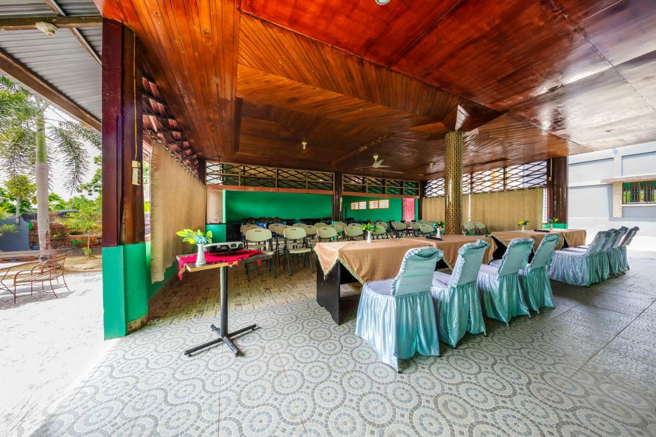 Mega Nasional Seaview Hotel Gunungsitoli Bagian luar foto